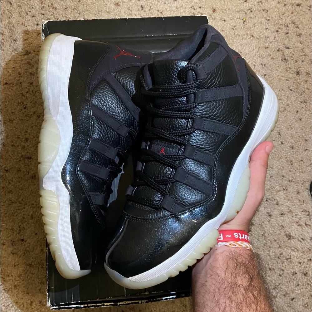 Air Jordan 11 retro 72-10 2015 size 9 with box